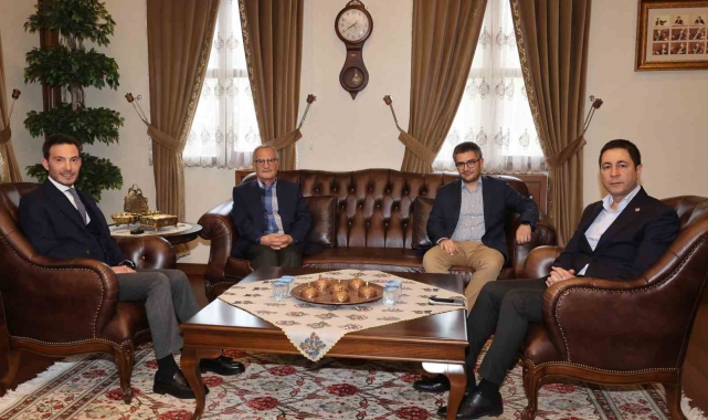 Başkan Yazıcıoğlu'na amcasından ziyaret