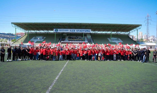 Başkan Yılmaz, çocukların bayram sevinçlerine ortak oldu