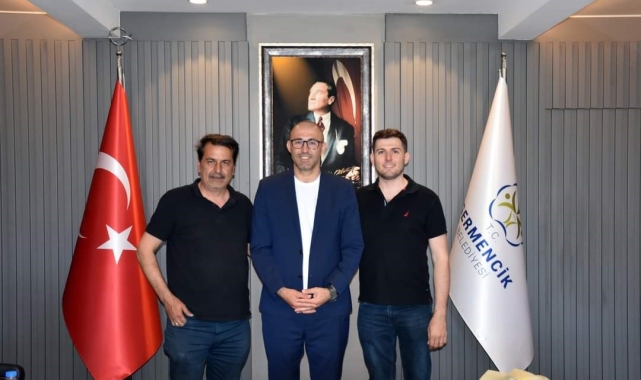 Başkan Zencirci, ziyaretçilerini kabul etmeye devam ediyor