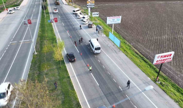 Batman'da minibüs ile sevkiyatı yapılan eroin drone ile takip edildi