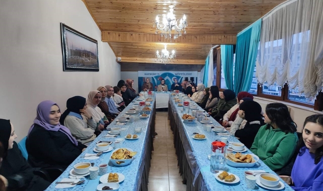Bayburt Müftülüğü üniversite öğrencilerini iftarda ağırladı