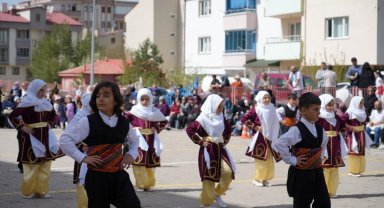 Bayburt'ta Ege rüzgarı esti