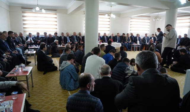 Bayburt'ta geleneksel bayramlaşma programı yoğun katılımla gerçekleşti