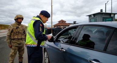 Bayburt'ta jandarma ekiplerinden bayram öncesi dronlu denetim