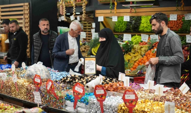 Bayram şekerleri ve çikolatalar tezgahları renklendirdi