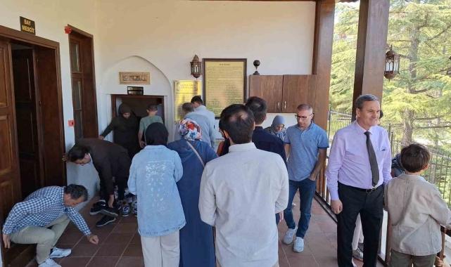 Bayramda binlerce ziyaretçi Bilecik'in tarihi yerlerine akın etti