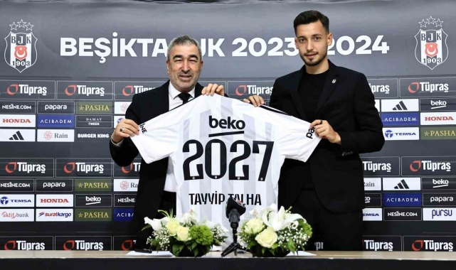 Beşiktaş, Tayyip Talha Sanuç ile 3 genç futbolcusunun sözleşmesini yeniledi
