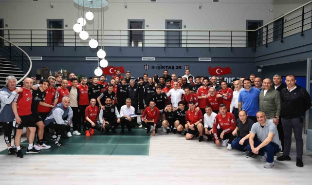 Beşiktaş teknik heyeti ve futbolcular, bayramlaşma töreninde buluştu