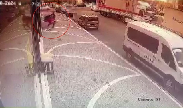 Beylikdüzü'nde bayram namazını fırsat bilen hırsızlar kamerada: Bisiklet ve akülü araba çaldılar
