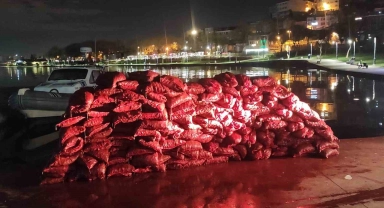 Beyoğlu'nda kaçak avlanılmış 3 ton midye ele geçirildi: 2 gözaltı