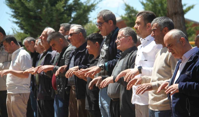 Beyşehir Gölü kenarındaki hububat ekili araziler için yağmur duası yapıldı