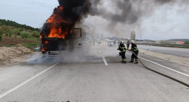 Bilecik'te hafriyat kamyonu yandı