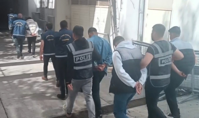 Bir kişinin öldüğü bıçaklı kavgada cinayet zanlısı 2 kardeş tutuklandı