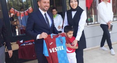 Birhan Emre Yazıcı'dan özel eğitimli çocuklara anlamlı hediye