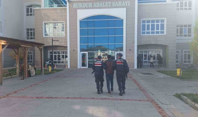Burdur'da asayiş uygulamalarında yakalanan 13 firari hükümlü cezaevine gönderildi