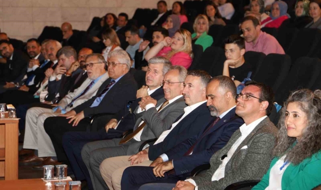 Bursa'da '21. Yüzyılda Öğretmen Olmak' konulu panel düzenlendi