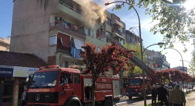 Bursa'da bir apartman dairesinde yangın