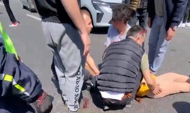 Bursa'da feci kaza; otomobil kadınlara çarptı