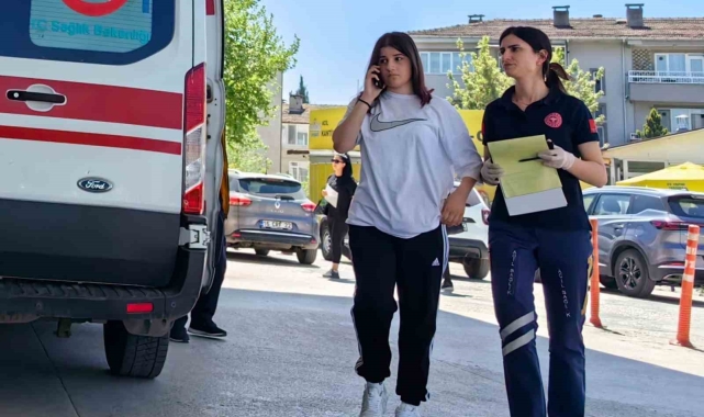Bursa'da otomobilin çarptığı bisikletli kız yaralandı