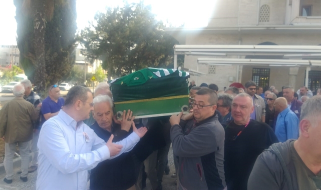 Bursaspor'un efsane futbolcusu Gürsu son yolculuğuna uğurlandı
