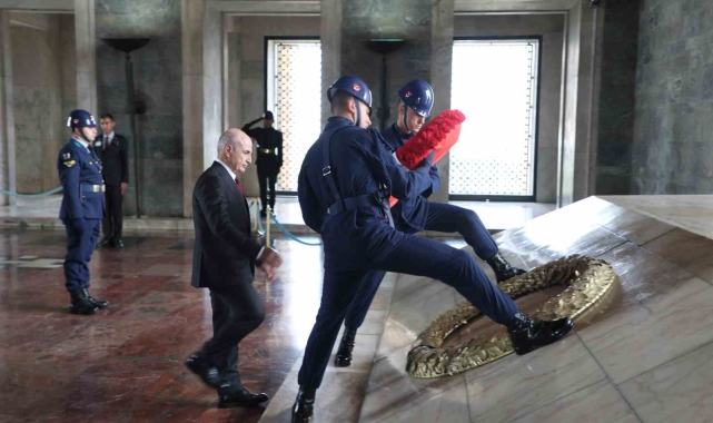 Büyükçekmece Belediye Başkanı Akgün, Anıtkabir'i ziyaret etti