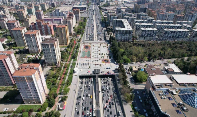 Büyükçekmece ile Avcılar arasında yaşanan trafik yoğunluğu havadan görüntülendi