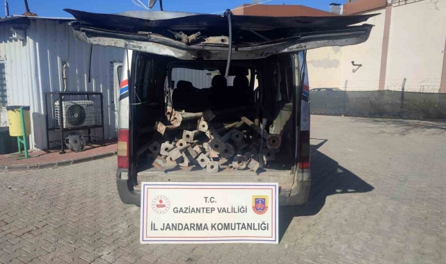 Çaldıkları araçla hırsızlık yapan şüpheliler suçüstü yakalandı