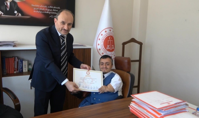 Cam kemik hastası meclis üyesi mazbatasını aldı