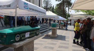 Canlı yayın yaparken kamyon çarpması sonucu hayatını kaybeden sosyal medya fenomeni toprağa verildi