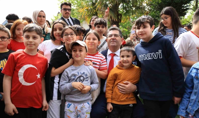 Çekmeköylü çocuklar 23 Nisan Şenliği'nde gönüllerince eğlendi
