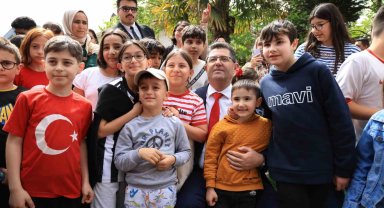 Çekmeköylü çocuklar 23 Nisan Şenliği'nde gönüllerince eğlendi