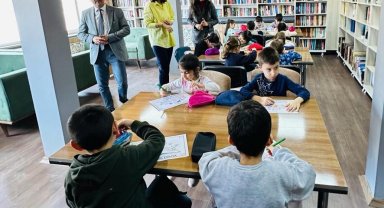 Çıldır Anaokulu Öğrencileri Kütüphaneyi Gezdi