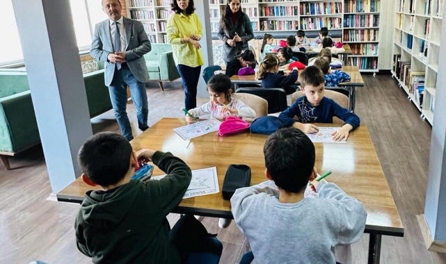 Çıldır Anaokulu Öğrencileri Kütüphaneyi Gezdi