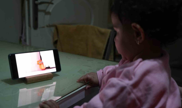 Çocuğu susturmada kullanılan 'ekran', beyinde kalıcı hasar bırakıyor
