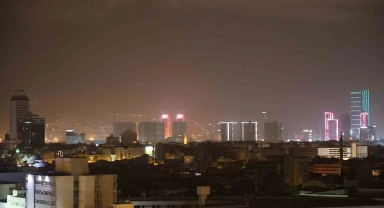 Çöl tozu bulutu İzmir'de etkisini sürdürüyor