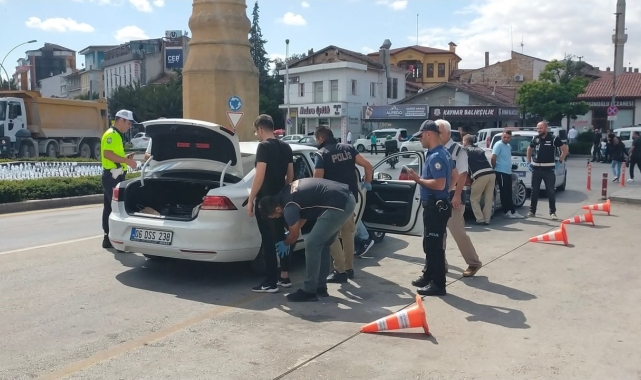 Çorum polisinin şok uygulamaları sürüyor
