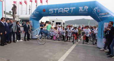 Cumhurbaşkanlığı Bisiklet Turu'nda 59 çocuğa bisiklet hediye edildi