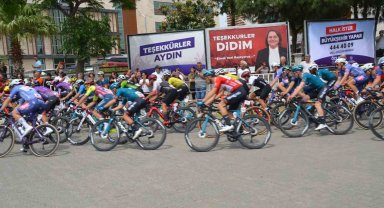 Cumhurbaşkanlığı Bisiklet Turu'nda bisikletçiler Didim'de karşılandı