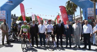 Cumhurbaşkanlığı Bisiklet Turu'nda Kuşadası-Manisa etabı başladı