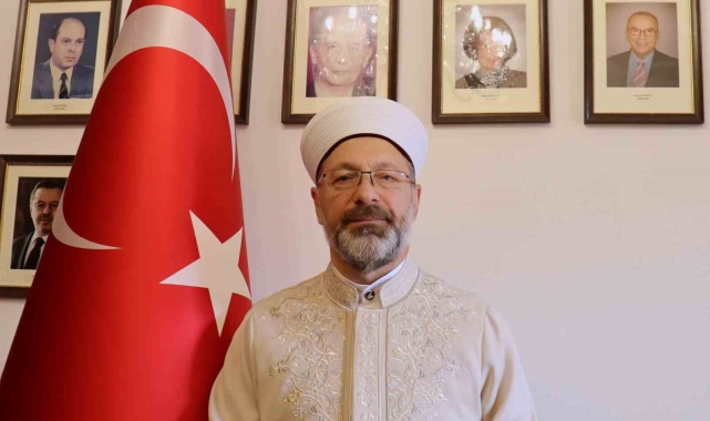 Diyanet İşleri Başkanı Erbaş, Vatikan'da Papa Fransuva ile görüştü