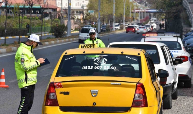 Dronlu bayram denetiminde 12 sürücüye 18 bin lira ceza