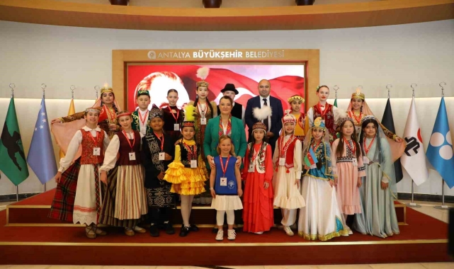 Dünya çocukları Antalya Büyükşehir Belediyesi'nde