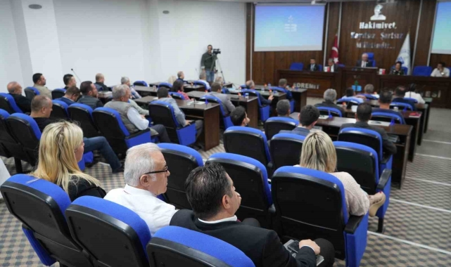 Edremit'te muhtarlar toplantısı yeniden başladı