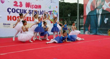 Efeler'in minikleri 23 Nisan'ı coşkuyla kutladı