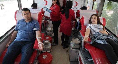 Elazığ'da öğretmen ve öğrenciler kan bağışında bulundu