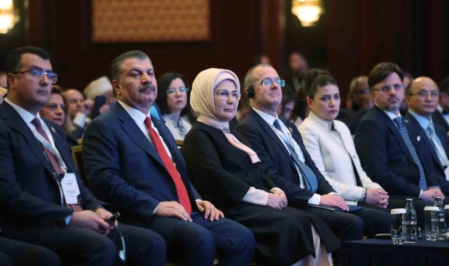Emine Erdoğan: "Şifanın arandığı en kadim kaynaklardan biri hiç şüphesiz hala keşfedilmemiş bitkiler alemidir"