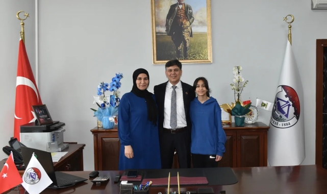 En büyük desteğini kızından aldı