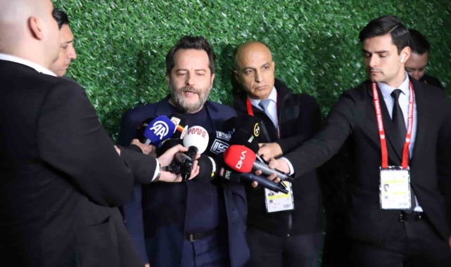 Erden Timur: "Toplumun gerilmemesi için herkesin her şeyi görmesi lazım"