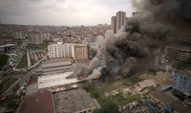 Esenyurt'ta fabrika yangını