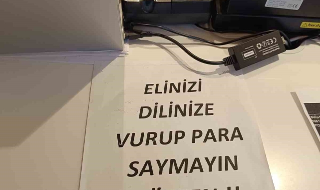 Eskişehir'de esnafın kasa önüne yazdığı yazı dikkat çekiyor